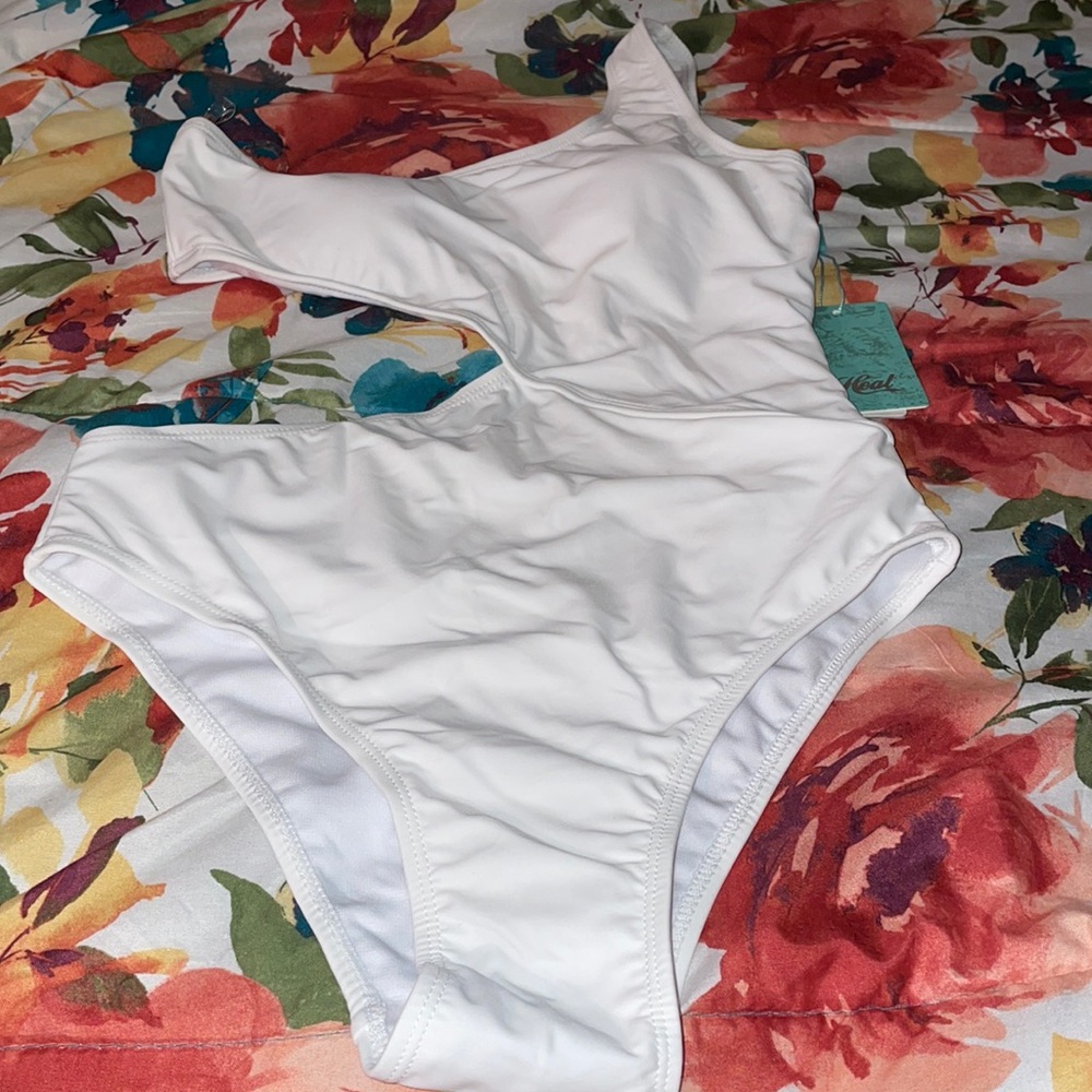 One shoulder swimsuit